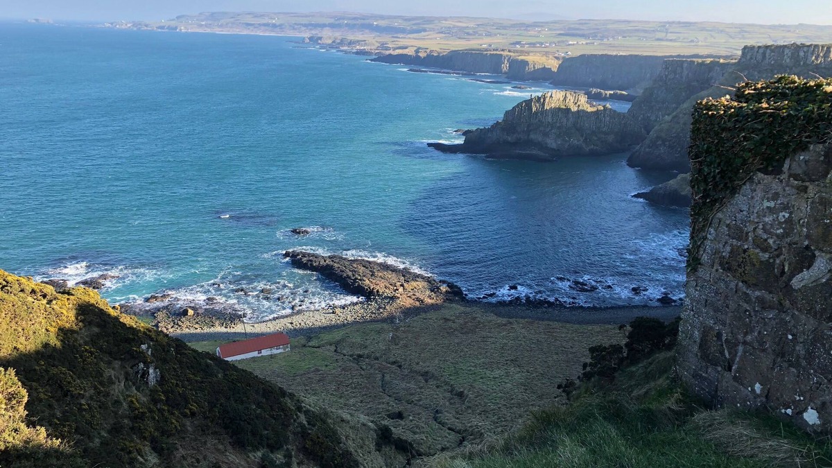 Bushmills Cottage | Seabreeze Cottage, a lovely cottage, only a 2 mile walk to the Giant's Causeway.