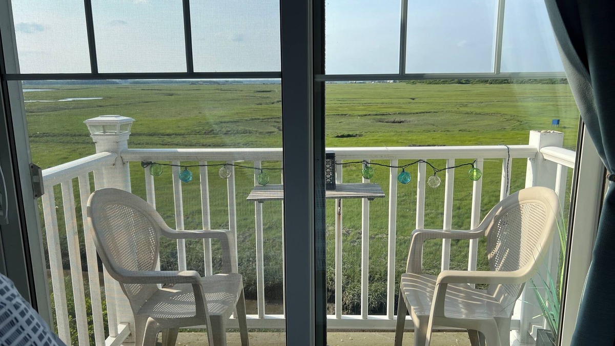Seabrook Apartment | Seabrook Studio II - Walk to the beach!