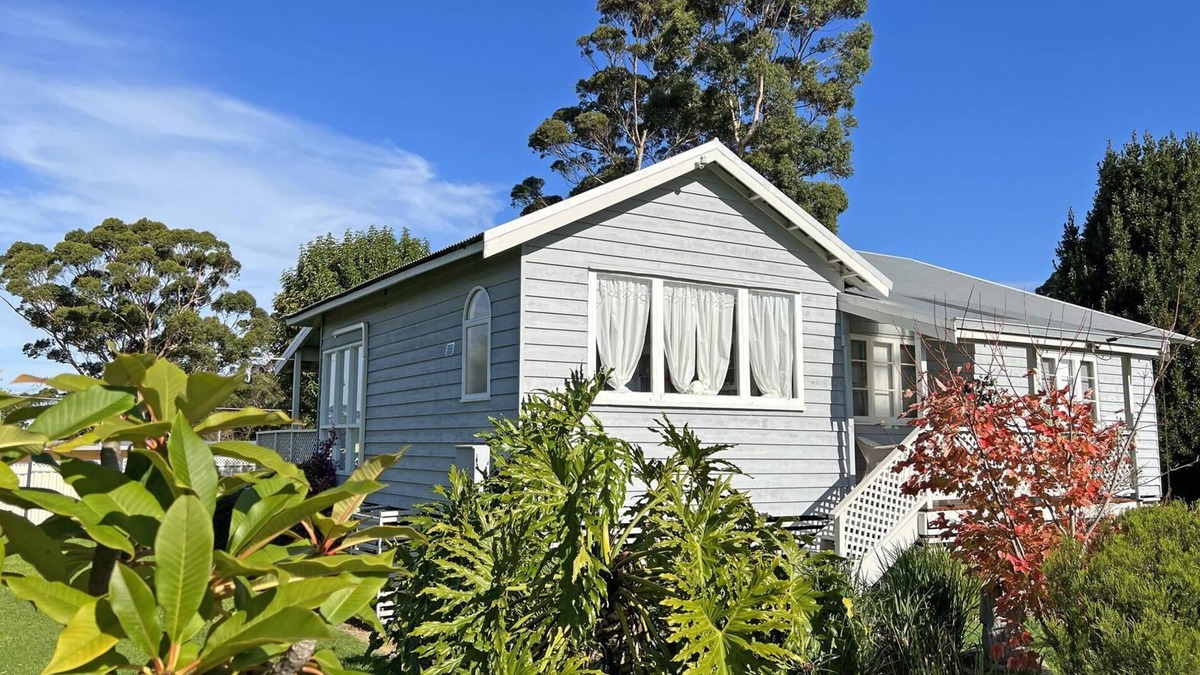 Ocean Beach House | Seachelles: Pet friendly, spa, sauna & beach views