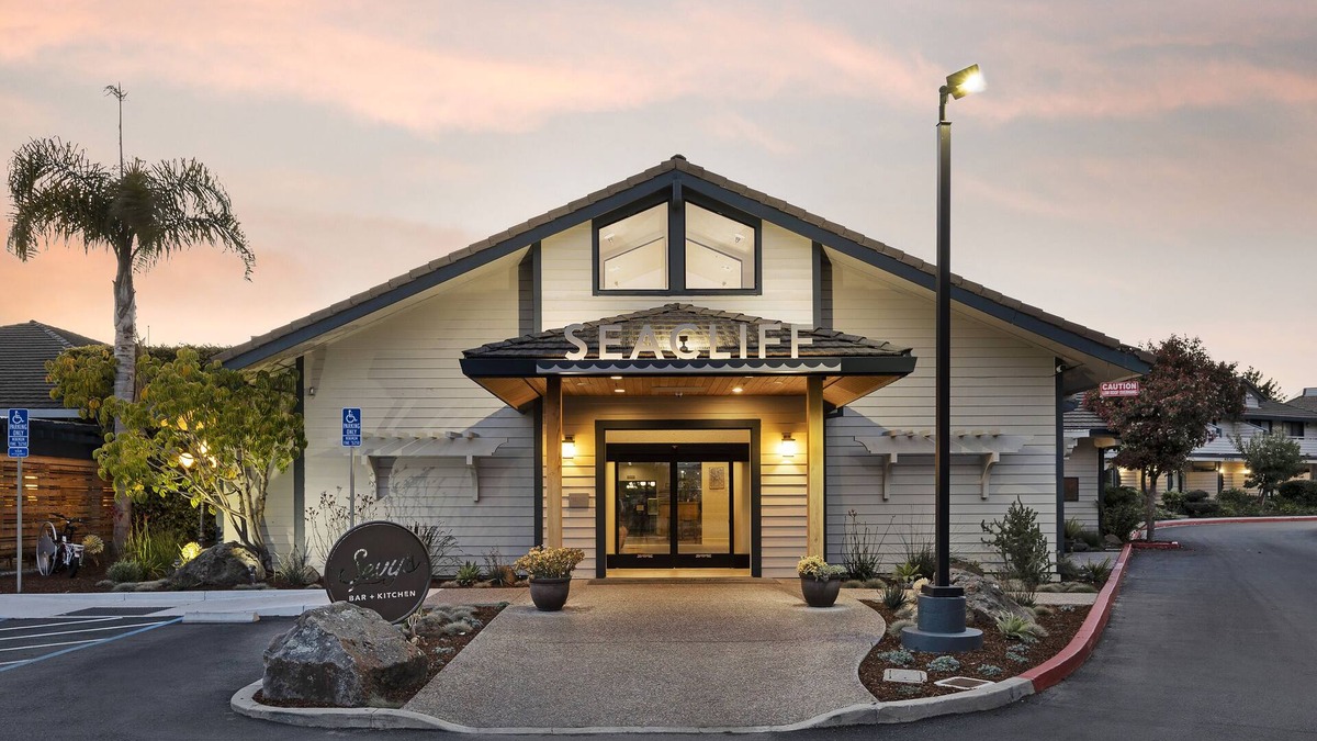 Aptos Hotel | Seacliff Inn Aptos, Tapestry Collection by Hilton