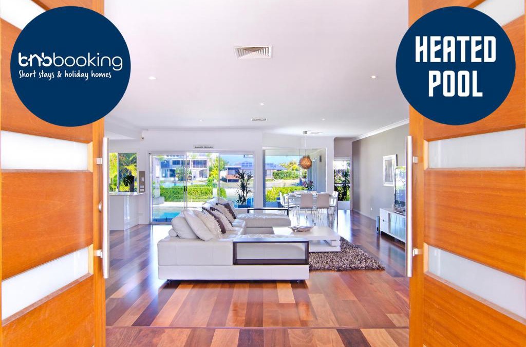 Bundall House | SEACLUSION 5 bed waterfront, sleeps 12