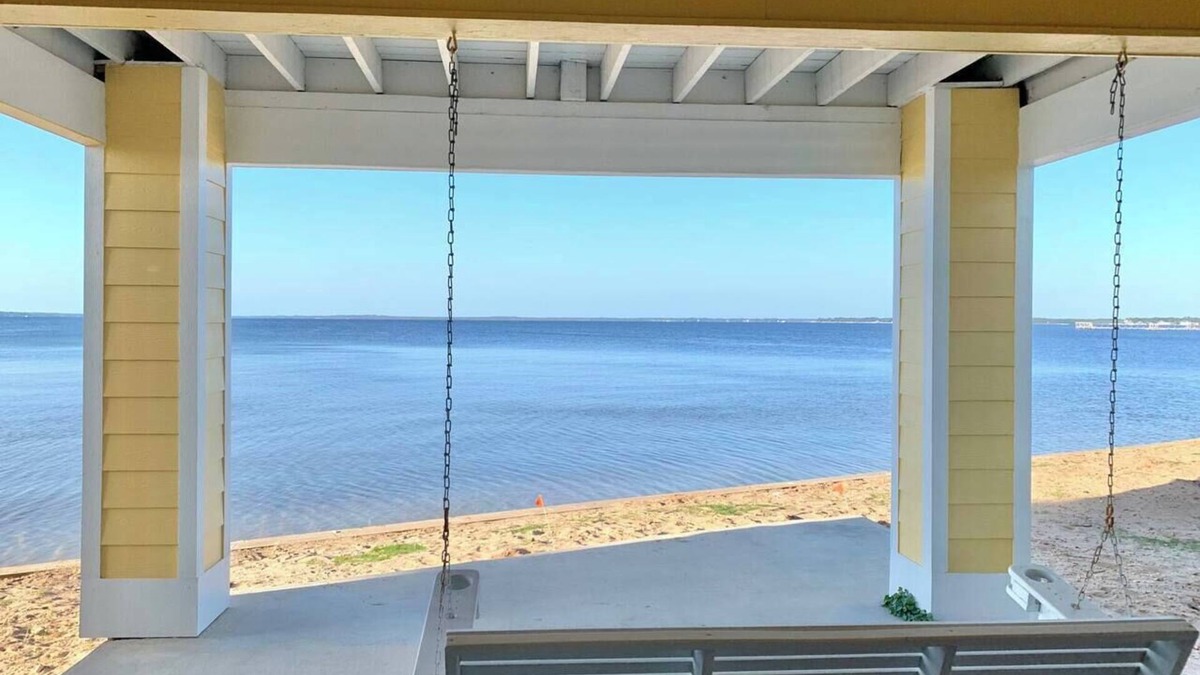 Innerarity Townhomes House | Seaclusion: Calming Waterfront Unit with 2 Kayaks!
