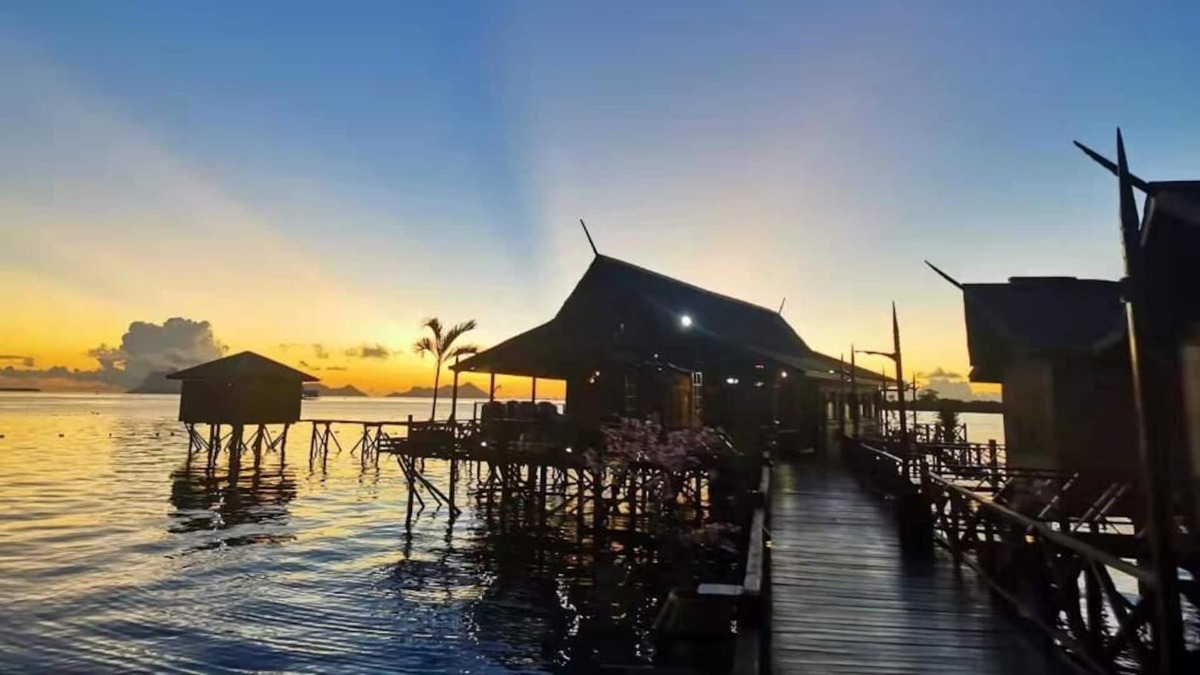 Semporna Ski Chalet | SeaCoral Water Chalet offers a terrace/ bacony . Guests can enjoy sea views.