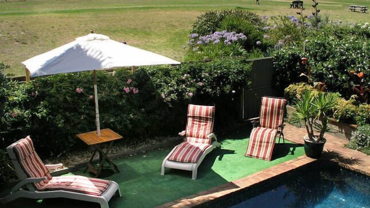 Rosebud Apartment | Seacove on the beach
