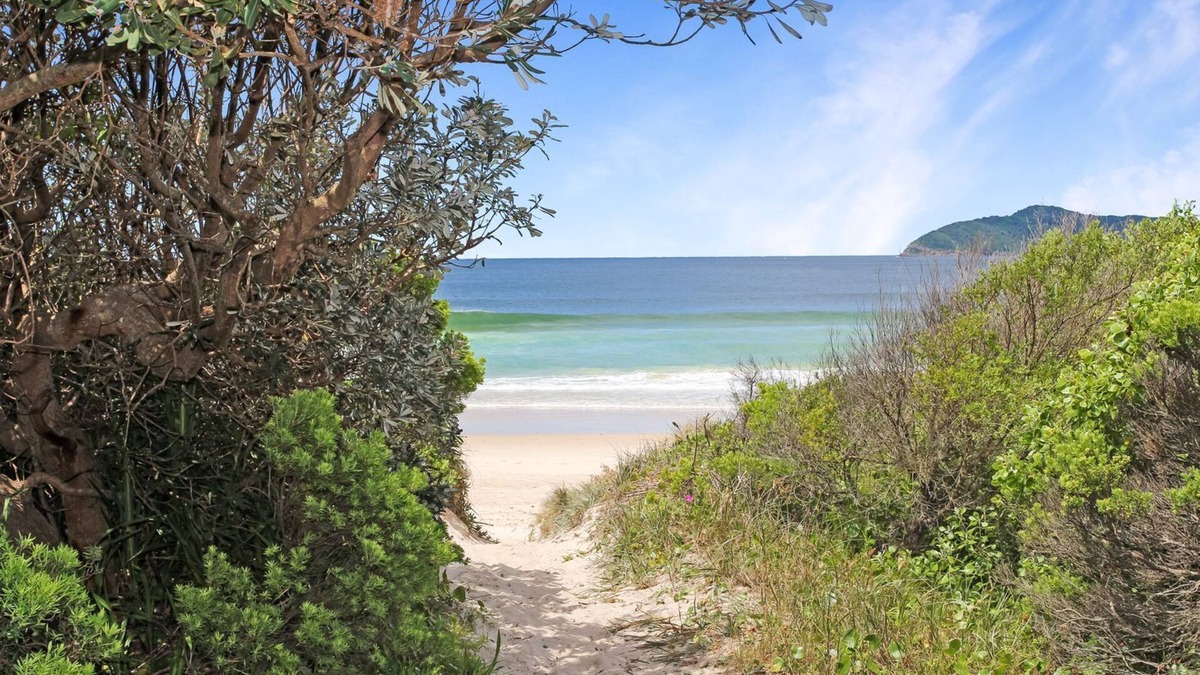 Hawks Nest Apartment | Seacrest 7 - Beach Access Across the Road