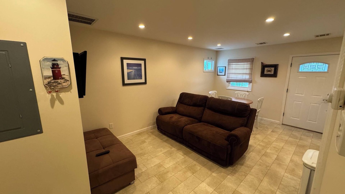 Lavallette Cottage | Seacrest Beach - Lavallette - Cottage B - One Block to Beach!