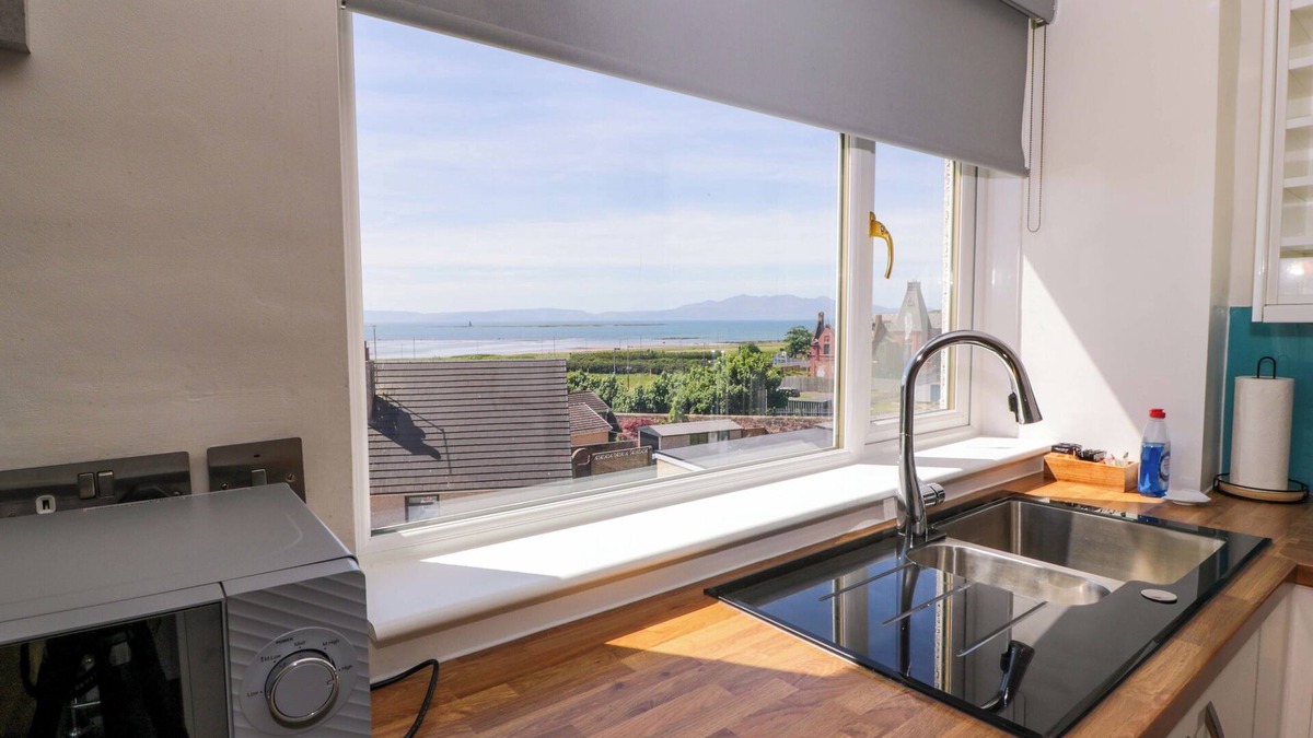 Ardrossan Cottage | Seafield Court
