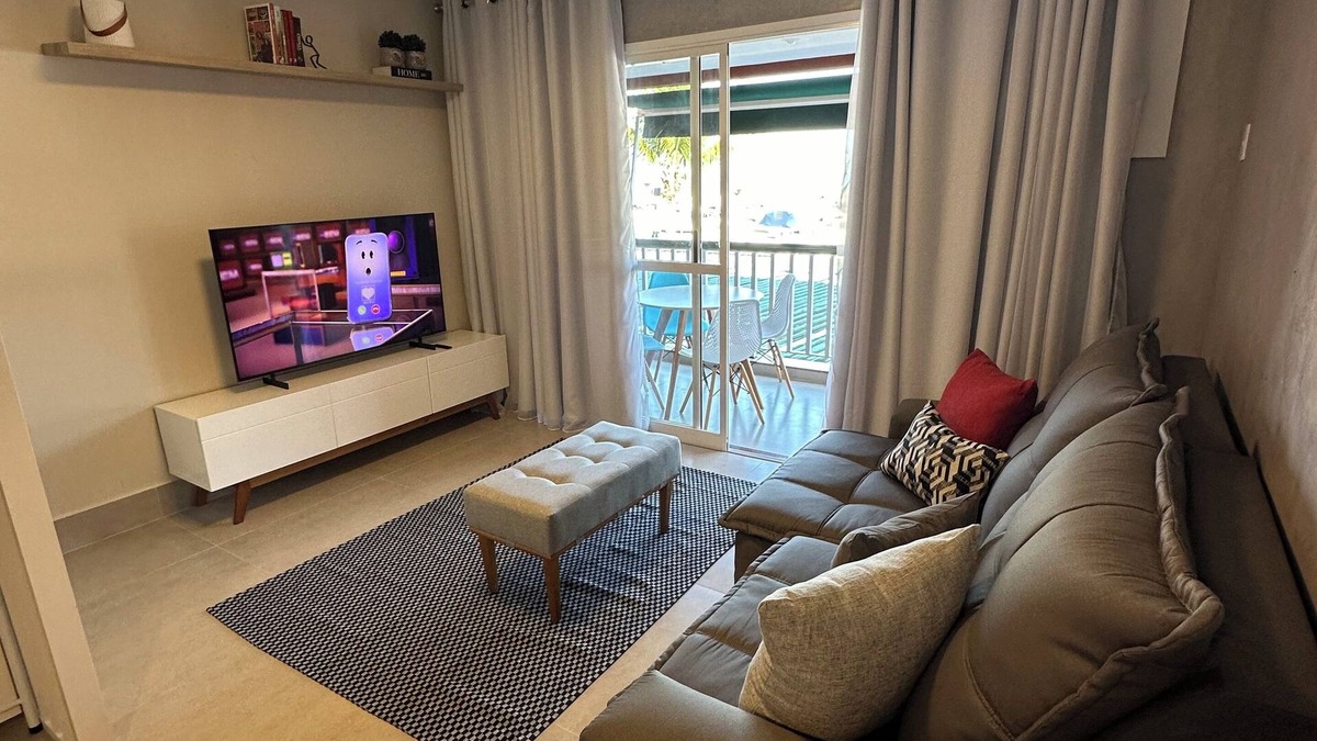 Marinas Apartment | Seafront flat, recently renovated, inside the only shopping mall in Angra (Piratas Mall)