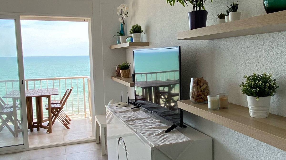 Cullera Apartment | SEAFRONT, 1ERE LINEA, ST ANTONIO DISTRICT. 70 M2 ON THE BEACH