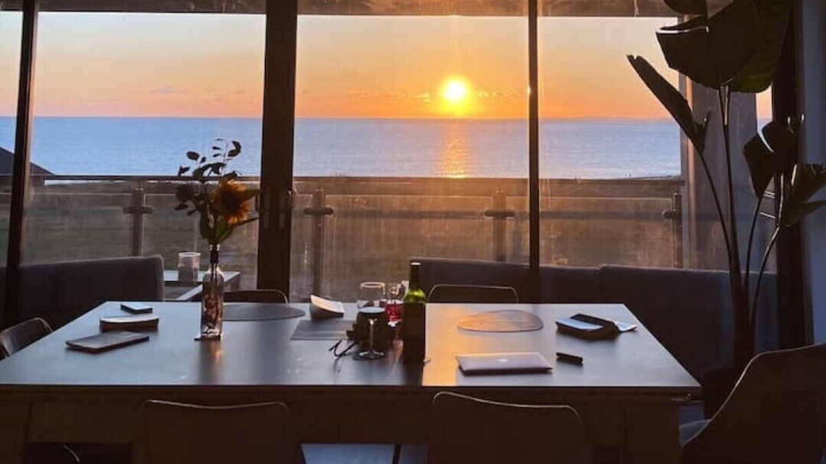 Porthcawl Apartment | Seafront apartment with spectacular views