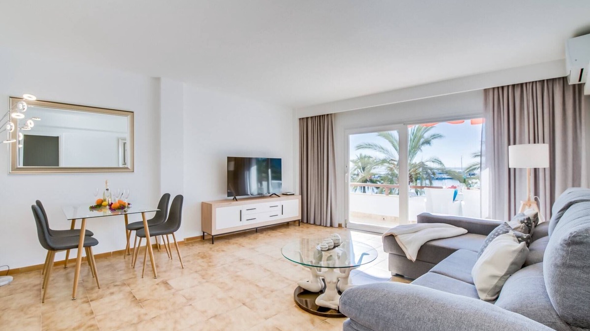 Alcudia Apartment | Seafront Escape in Alcudia