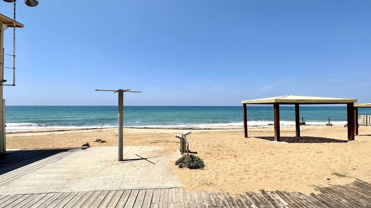 Nahariya Apartment | Seafront Gugel Waves GW945: Unmatched Sea Views in Nahariya
