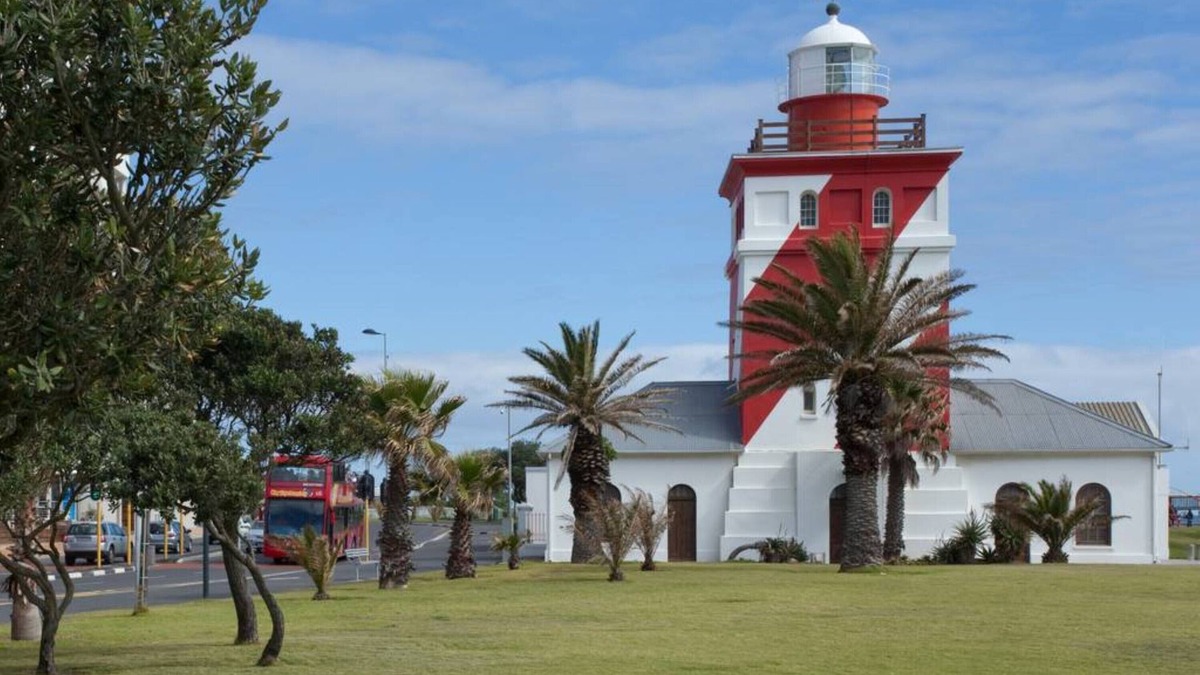 Mouille Point Apartment | Seafront Mouille Point 2 bedroom 2 bathroom Apartment Cape Town Westridge B