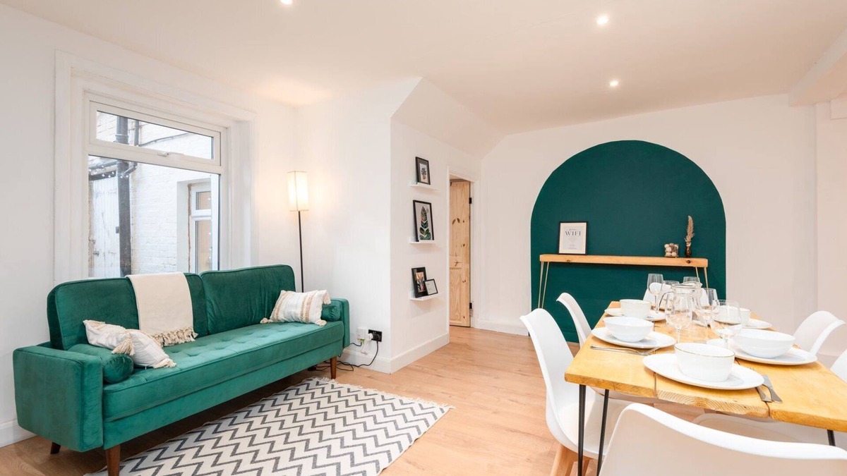 Cliftonville Apartment | Seafront retreat in Margate