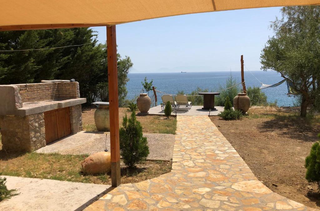 Pylos-Nestoras House | Seafront Studio with direct beach access