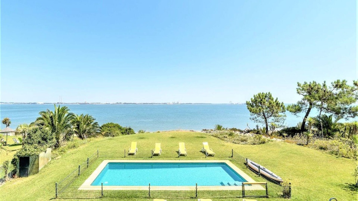 Carvalhal Villa | Seafront Troia Villa | Villa Beach Lover Troia | 5 Bedrooms | Pool Table |.