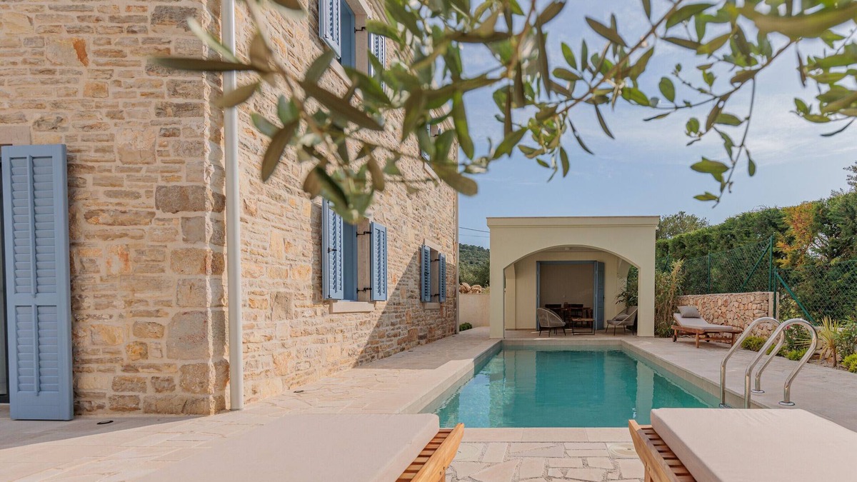 Dobropoljana Villa | Seafront Villa Adriatica with pool