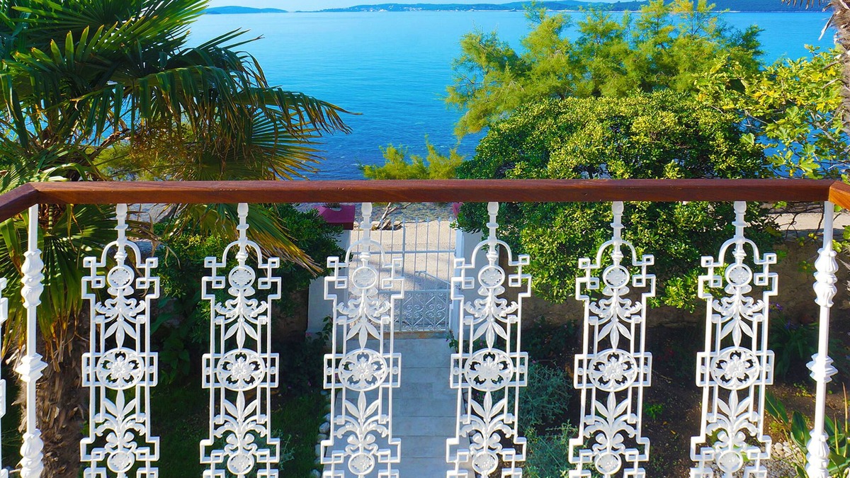 Orebic Villa | Seafront Villa Agnes, old captains house, beachfront villa with private pool