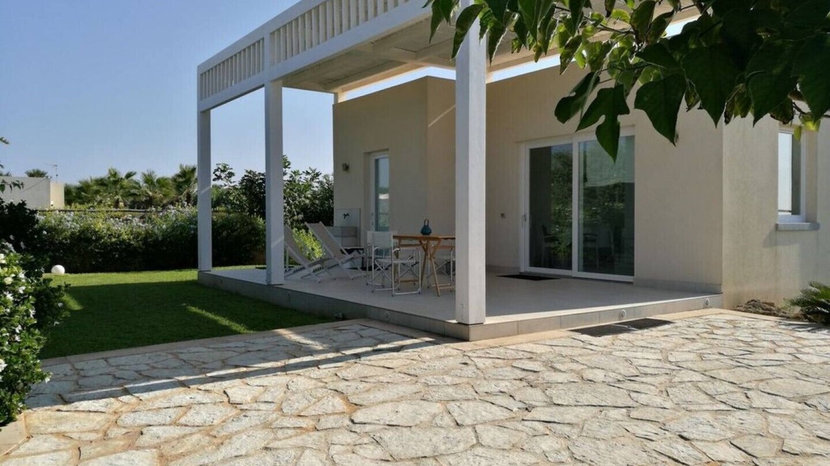 Petrosino Villa | Seafront Villa "La Conchiglia"