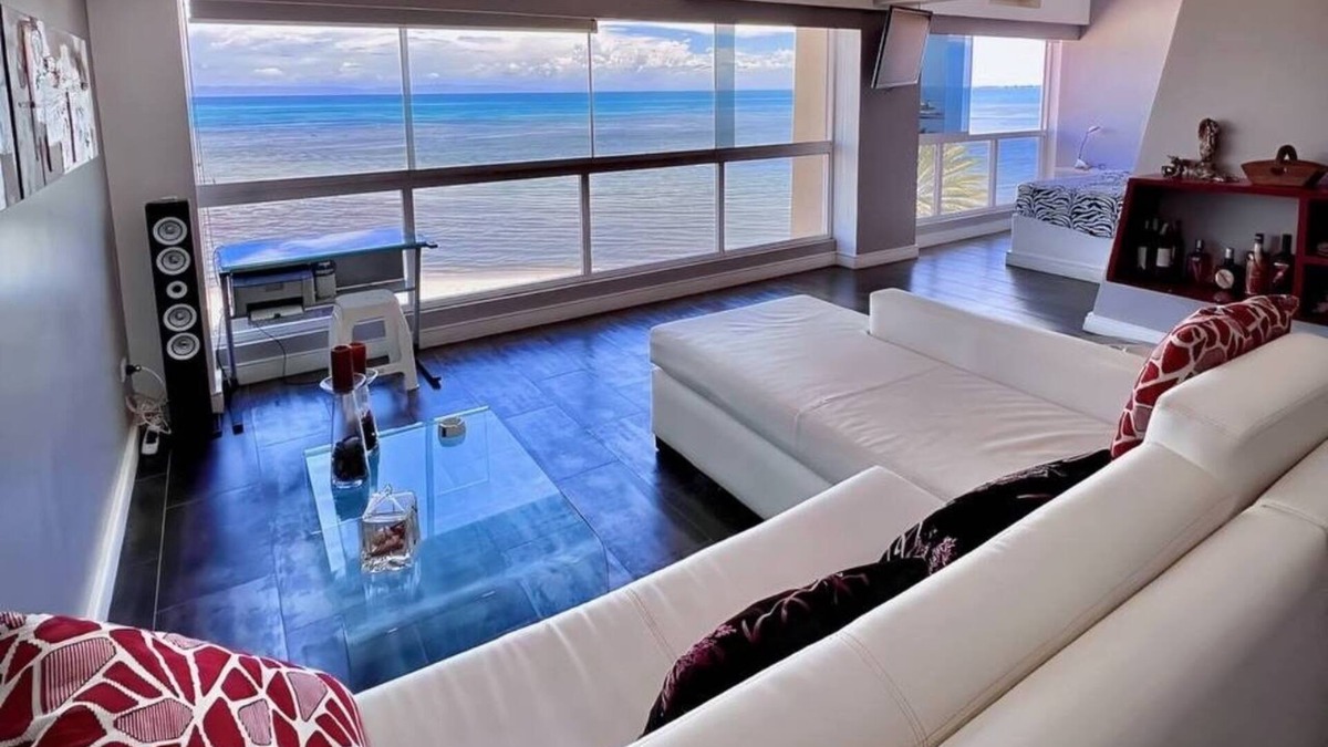Margarita Island Apartment | SeafrontApartment-Sleeps4-Pool-Parking-Garden