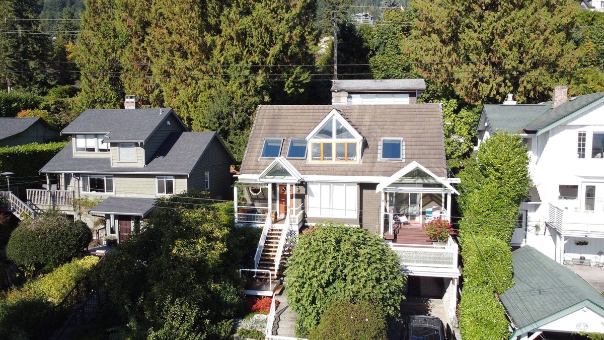 West Vancouver House | Seaglass House 2 - Seaside Retreat, Amazing Views