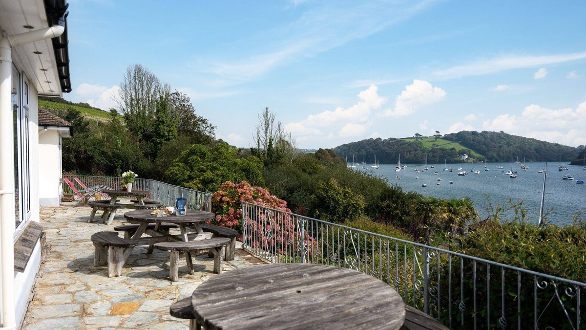 St. Mawes House | Seagulls riverside cottage Cornwall