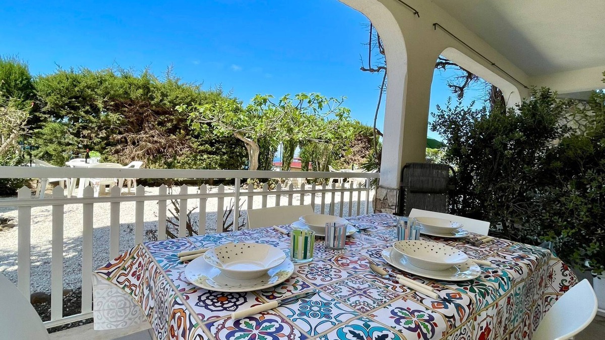 Alcamo Marina Apartment | Seahorse Cozy apartment a few steps from the sea, with patio.