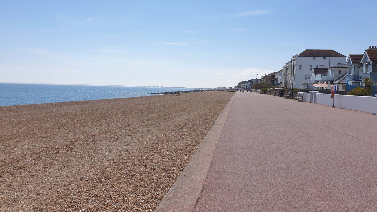Hythe House | Seahorse House, Stunning large house next to beautiful beach & park,nr zoo.Hythe
