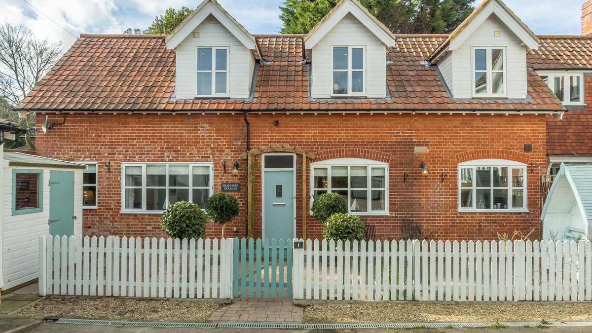 Overstrand Cottage | Seahorse Stables, Overstrand, Norfolk