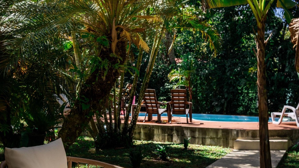 Big Creek Bed & Breakfast | Seahouse Beachfront B&B with Pool