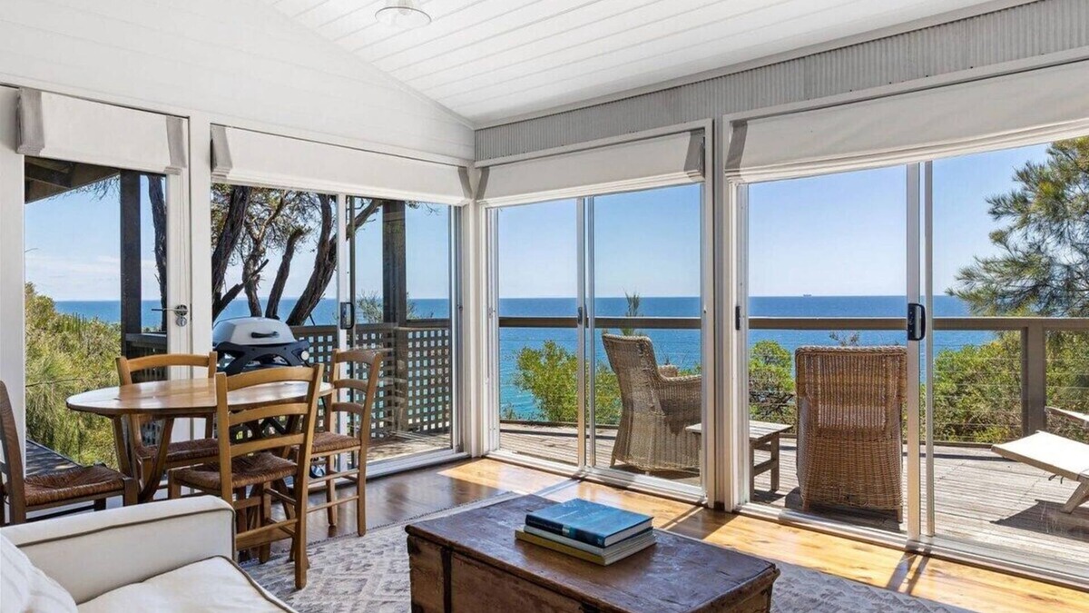 Mornington Apartment | Seahouse Studio | Private Beach Access | Pets