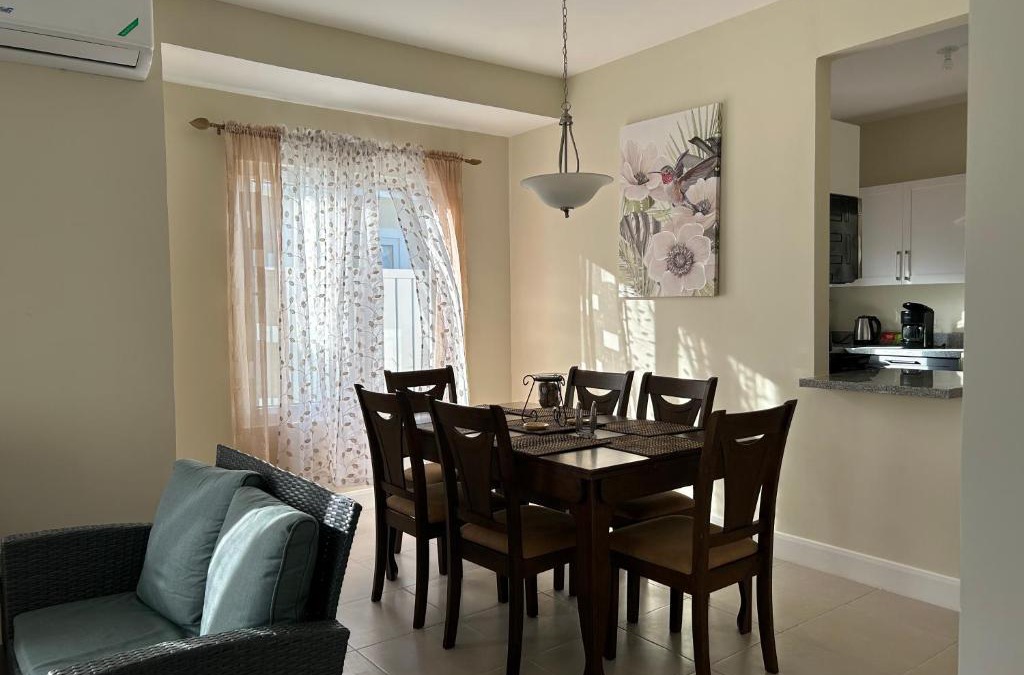 Lucea House | Seamist villa @Oceanpointe Lucea comfy 2BR w/pool gym & parking