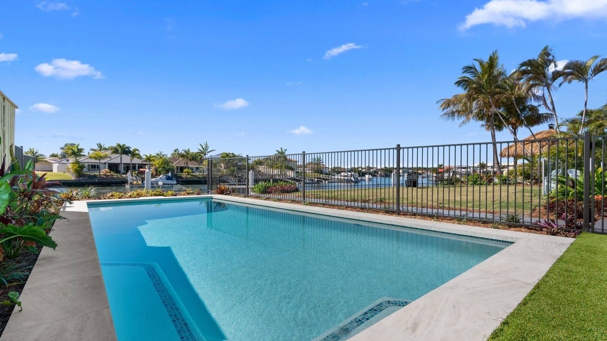 Banksia Beach House | Seanna Blue: Relax & Indulge on the canal