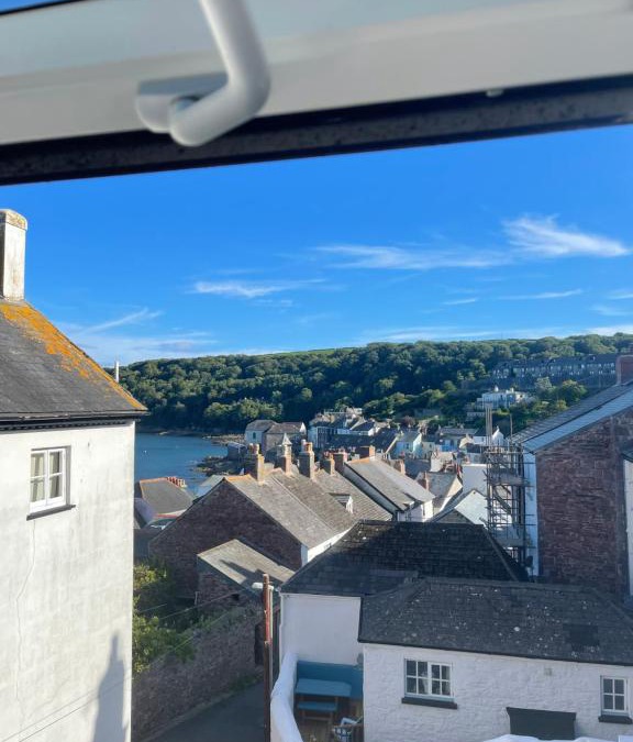 Kingsand House | Seapink, Kingsand; luxury Cornish cottage with seaviews, bbq & paddleboards
