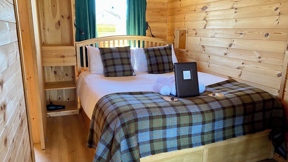 Aird Uig Bed & Breakfast | SEApods Luxury Glamping - Isle of Lewis