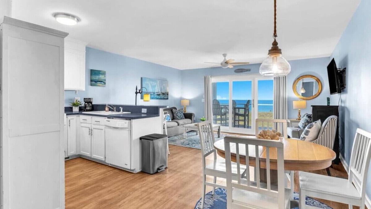 North Carolina Coast Apartment | Seas the Day in Carolina Beach