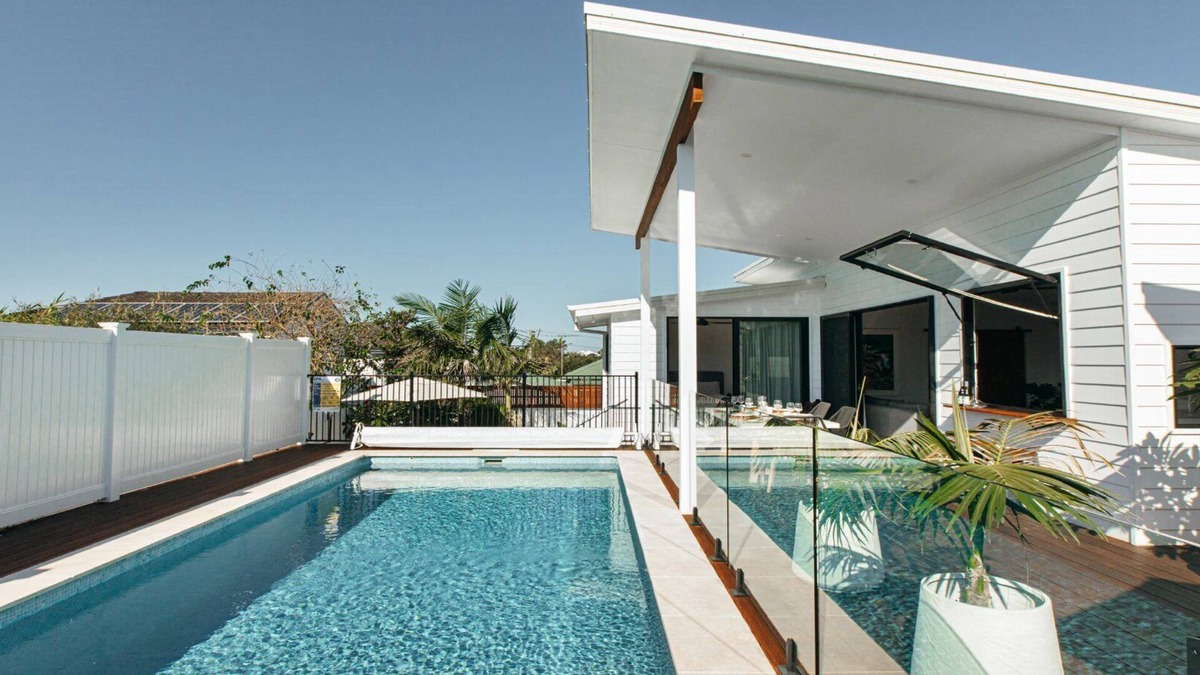 Long Jetty House | SEASCAPE BLUE BAY - A BALI INSPIRED STUDIO WITH HEATED POOL