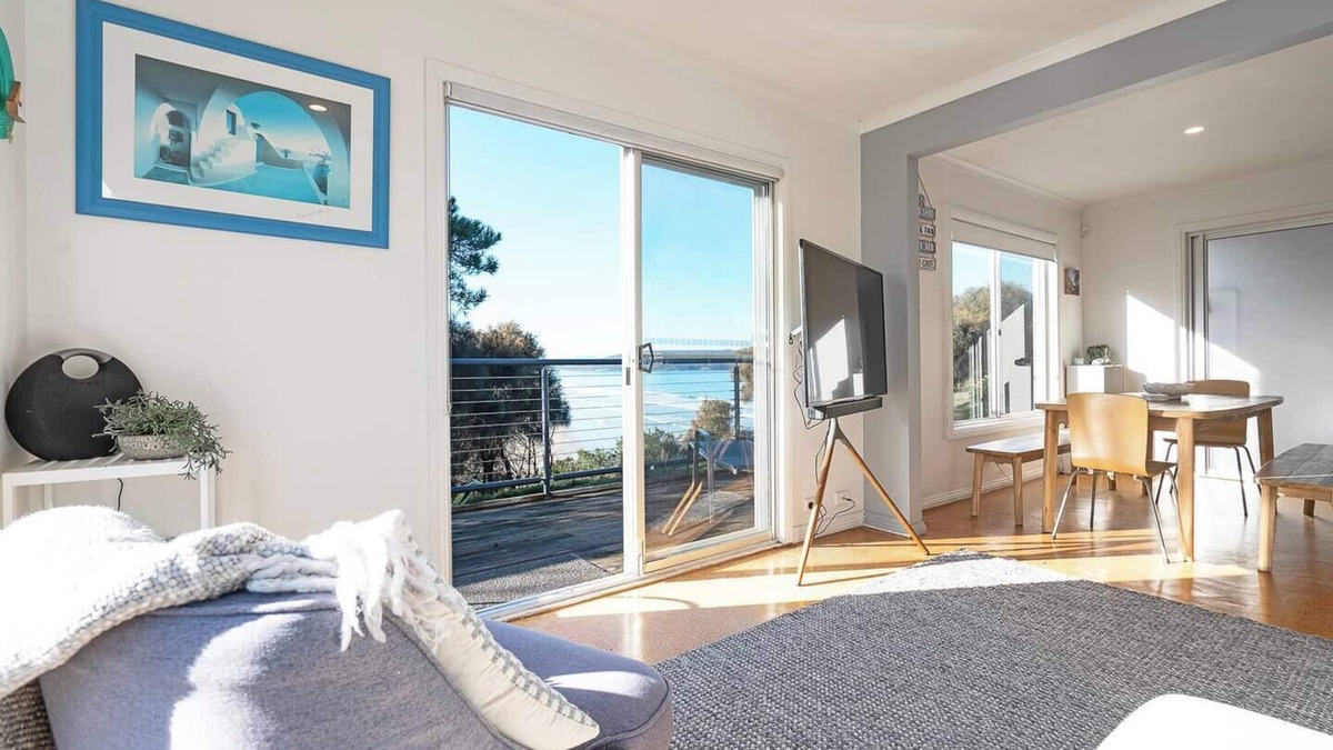 Dodges Ferry Cottage | Seascape Cottage Headland Stay near Whale Watching