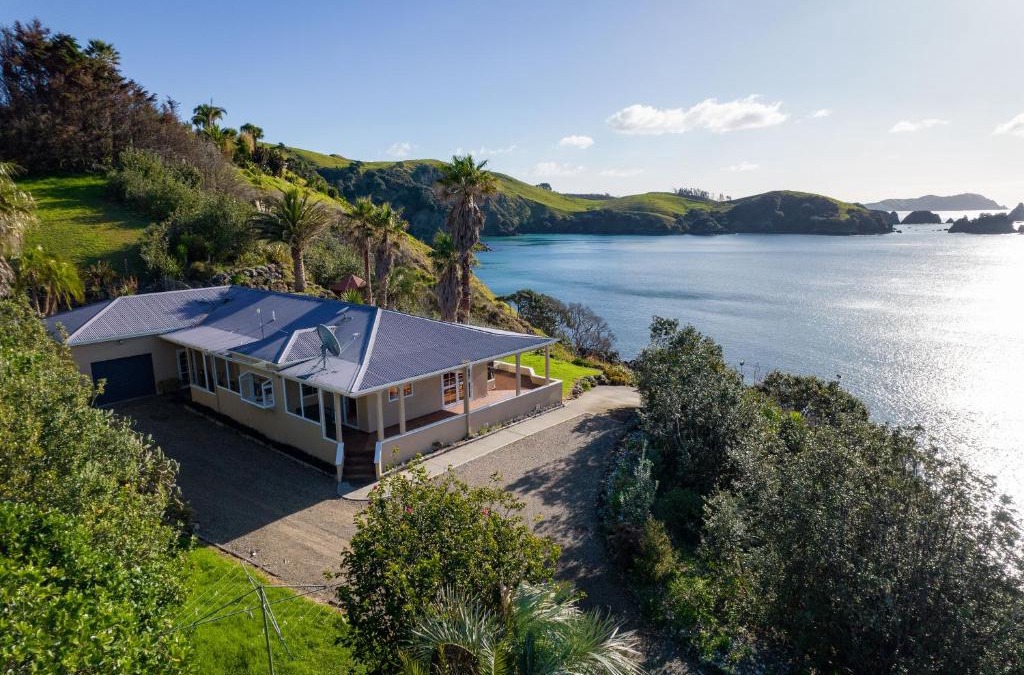 Mahinepua House | Seascape Point - Mahinepua Bay Clifftop Retreat
