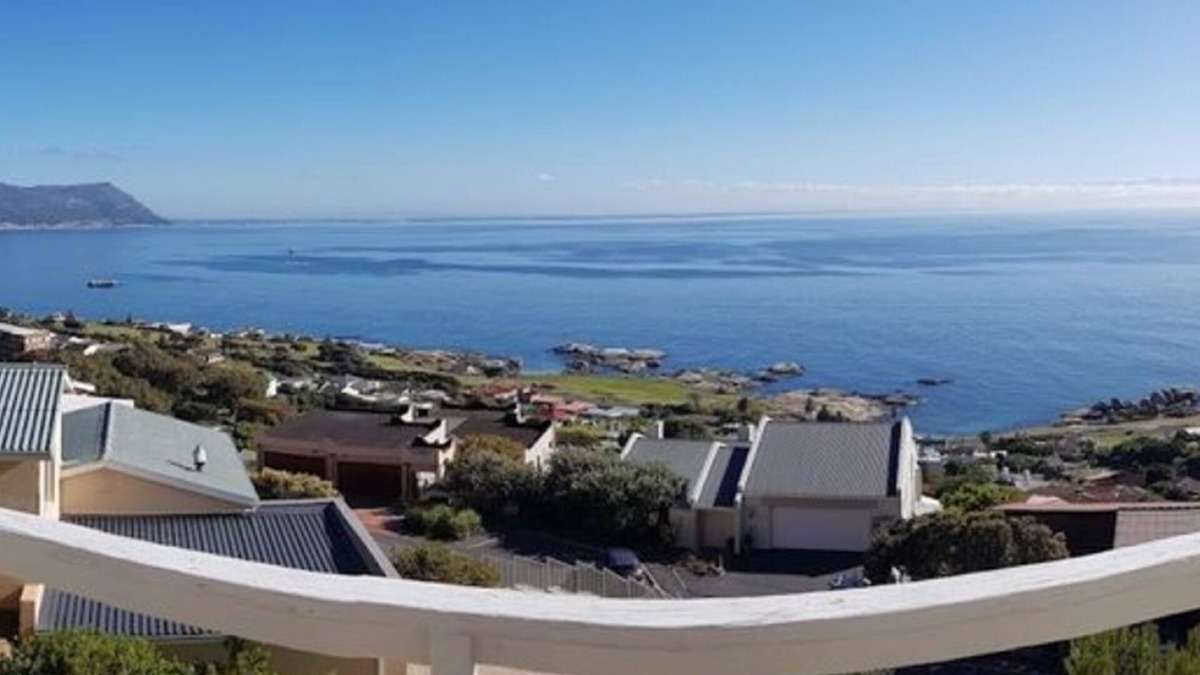 Froggy Farm House | SeaScape, Simon's Town