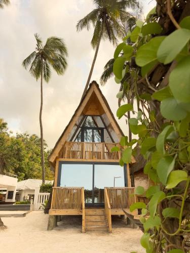 Kiwengwa Resort | Seashore Eco Bungalow front ocean