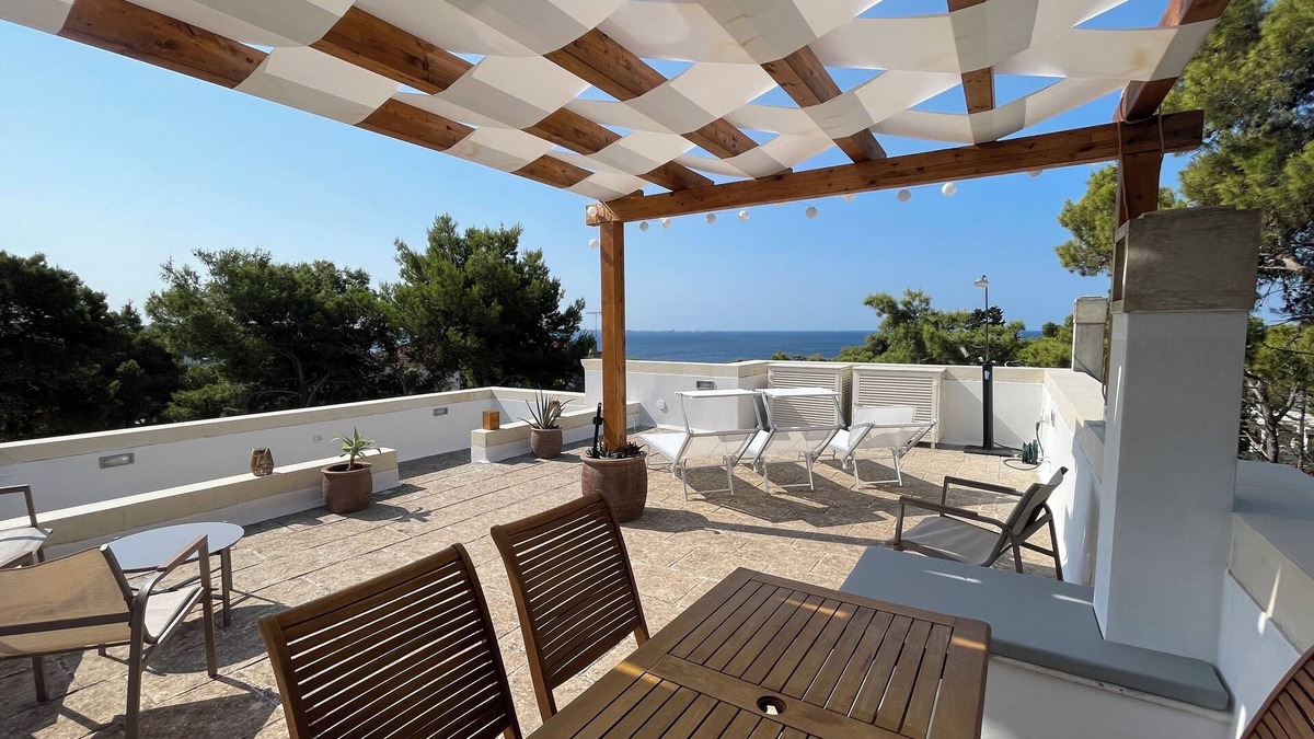 Santa Caterina Condo | Seaside 2 bedrooms condo with seaview rooftop - family relax Pinetamare Azur