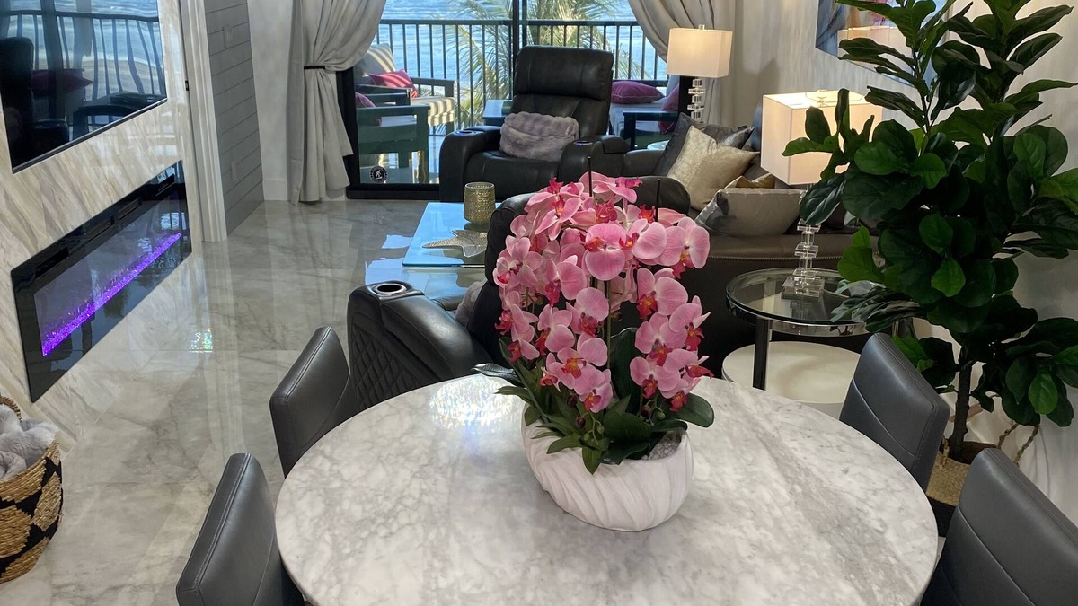 Mid Island Condo | SEASIDE 204. Luna Sea is a luxurious BEACHFRONT 2BR/2BA Condo in FMB