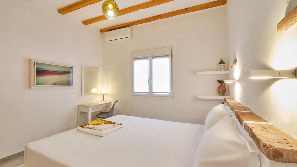 Eresos-Antissa Apartment | Seaside 2BD beach apartment, Skala Eressos