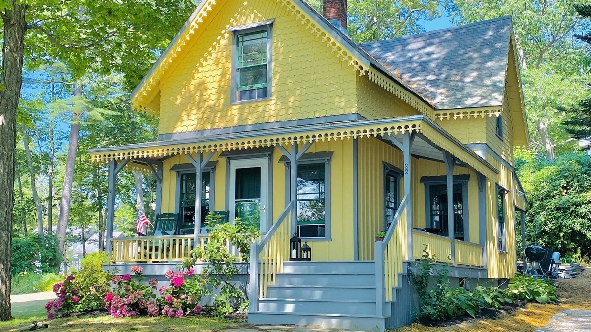 Mid-Coast and Islands House | Seaside 3 bedroom Maine cottage with stunning ocean views!