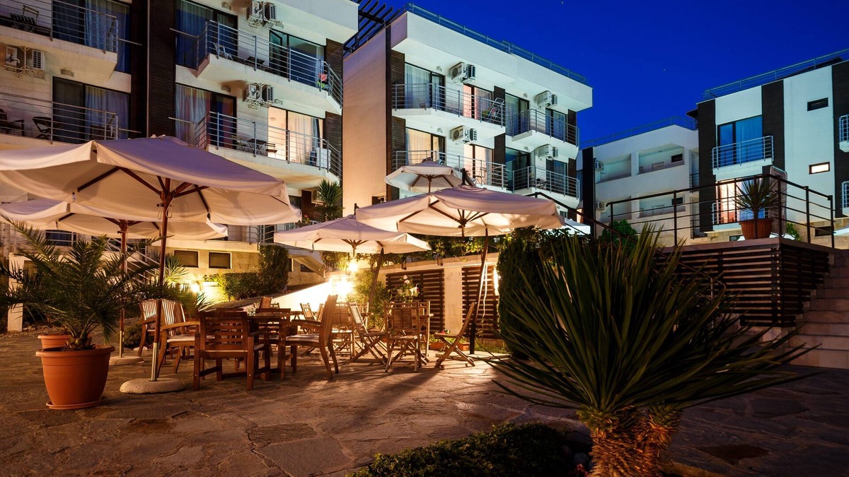 Sunny Beach Apartment | Seaside Apartment with 2 Bedrooms for up to 5 Guests
