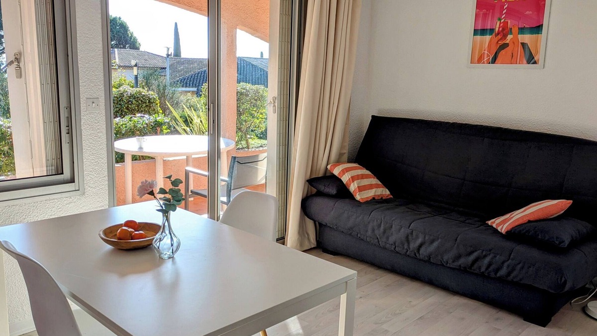 La Nartelle Apartment | Seaside apartment Sainte Maxime, Gulf of St-tropez. Pine forest.quiet.pool