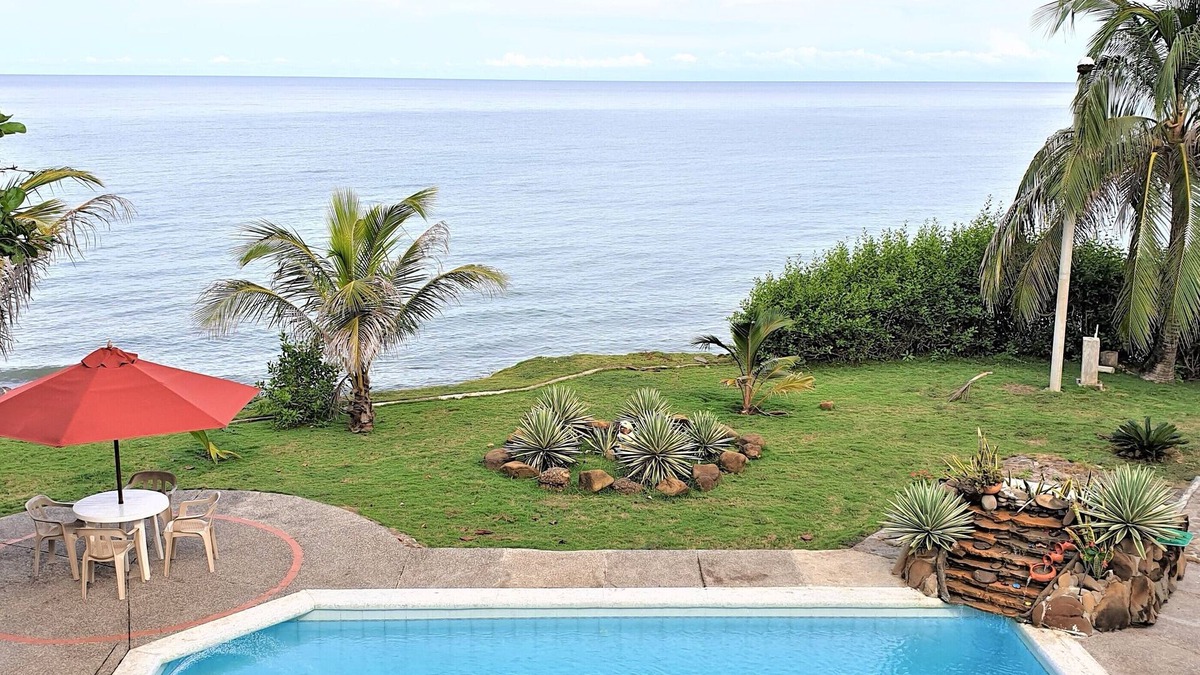 Puerto Escondido House | Seaside cottage with pool and private beach