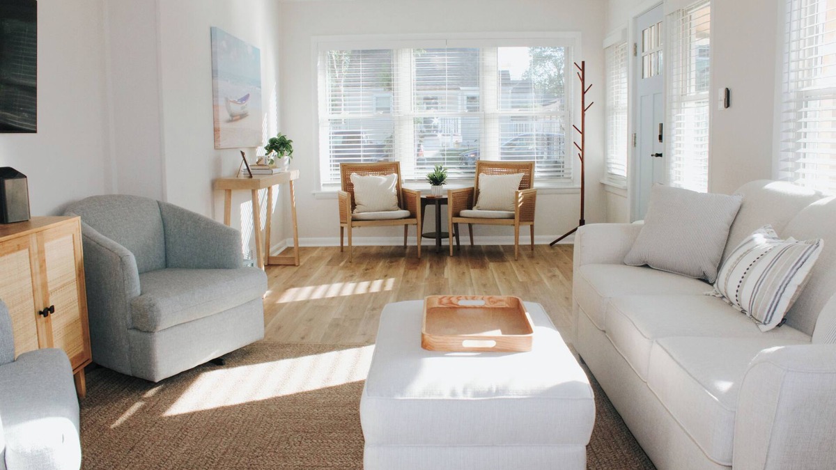 Somers Point Cottage | Seaside Cottage - Sleeps 6 - Minutes from beach