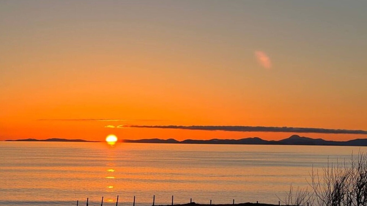 Melvaig Cottage | Seaside cottage, with wood burner, fast fibre broadband & fantastic sea views!